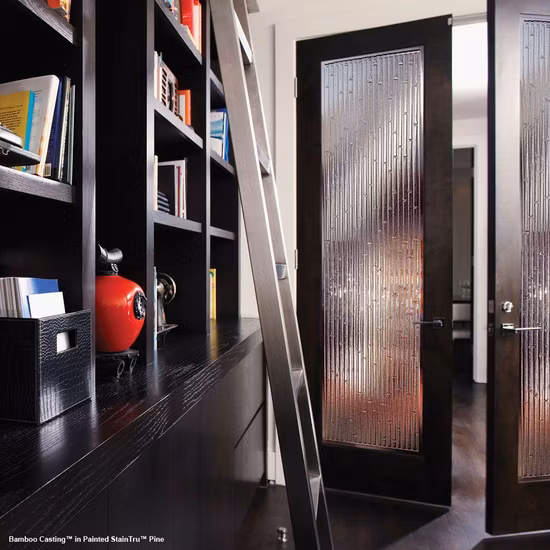 Porte en bois d'ingénierie de haute qualité avec verre nervuré/verre coulé en bambou pour toilettes
